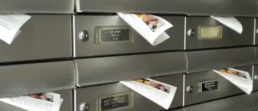 foto reparto buzoneo